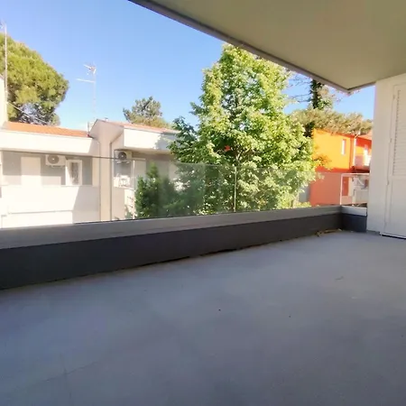 Modernly Equipped With Balcony In דירה *