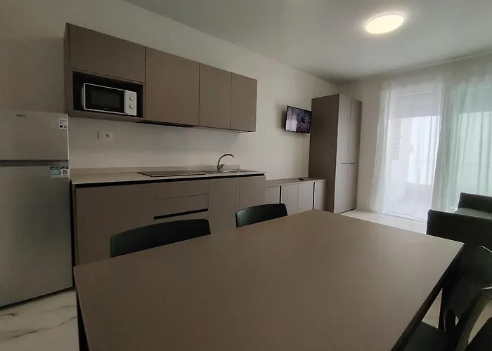 Modernly Equipped With Balcony In Daire